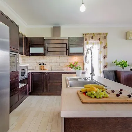 Tatil Evi V And H House - Cozy & Ideal For Families, By Zantewize Kalipádhon
